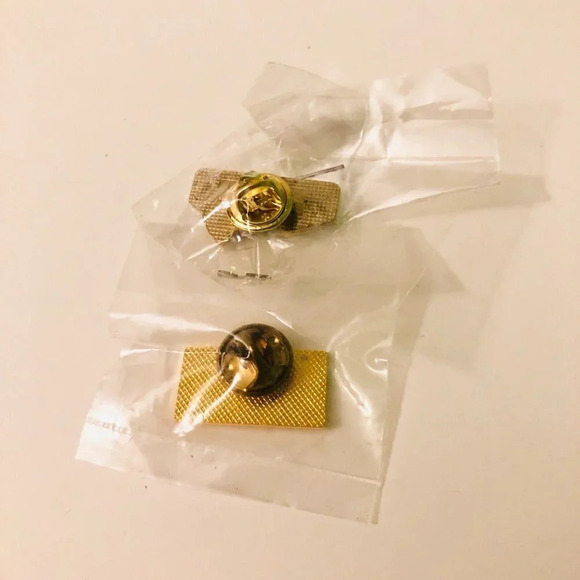 Assorted Lot of 13 Elliot Lake Pins Canadian Canada - Picture 13 of 16